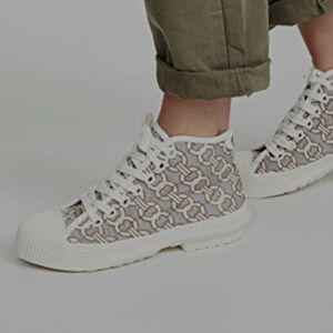 NWT Tory Burch Buddy Cap Toe Canvas Off White High Top Sneakers/Duck Shoes